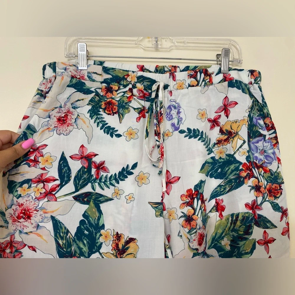 White Floral Pants - Picture 2 of 4